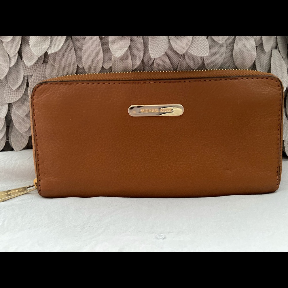 Michael Kors Large Zip Around Wallet - Tan
